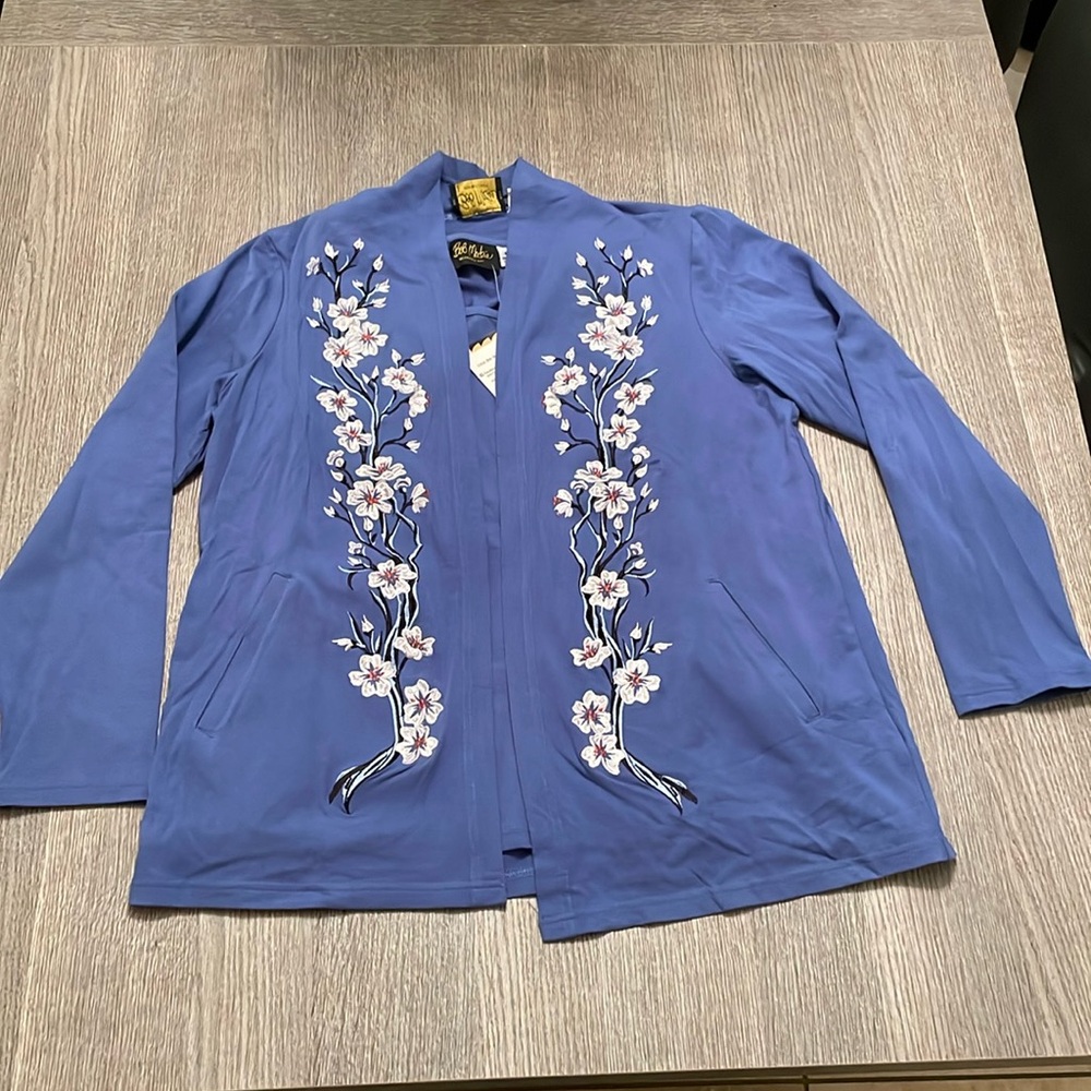 Women’s 2 pc top